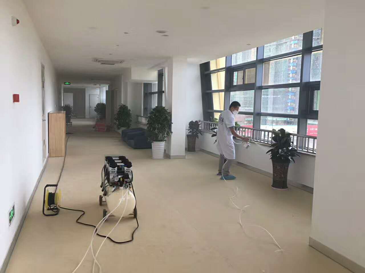 高樓大廈也擋不住的空氣污染問(wèn)題原來(lái)是因?yàn)闆](méi)有甲醛治理！