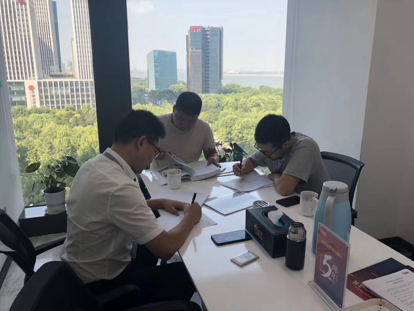 熱烈祝賀于總兄弟簽約創(chuàng)綠家金華市縣級代理！