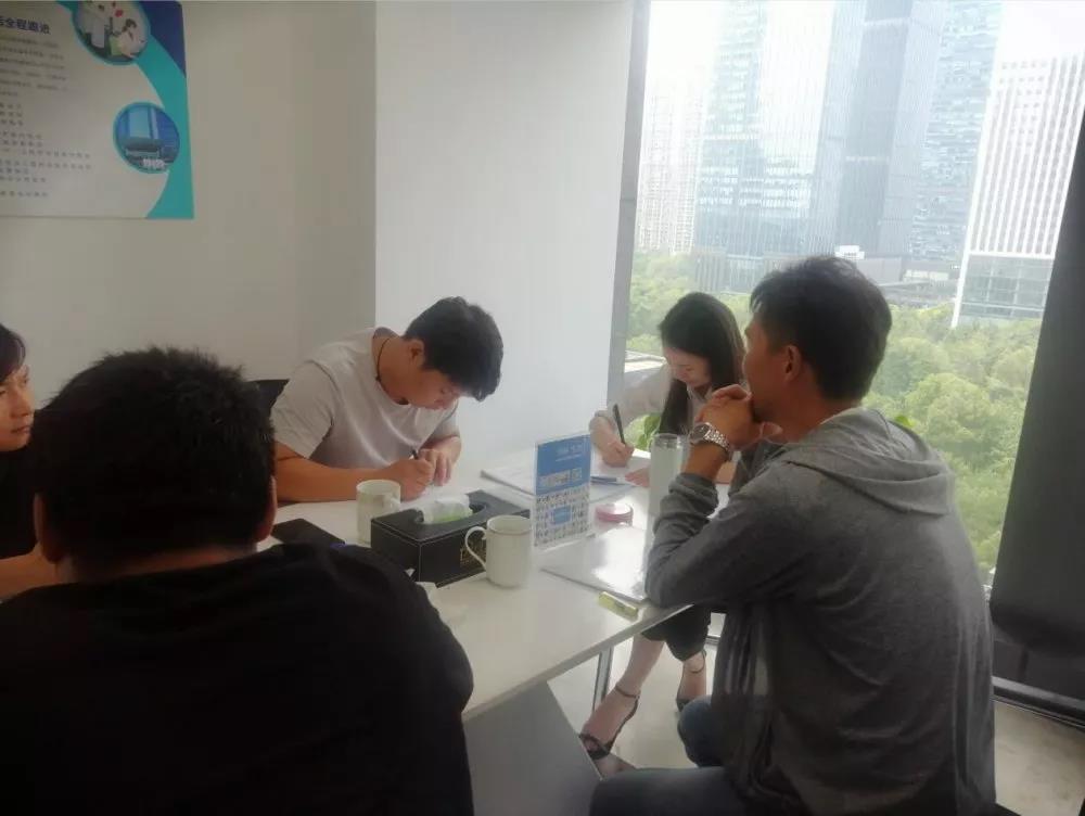 熱烈祝賀張總、宋總、溫總簽約創綠家河南省鄭州市區級代理！