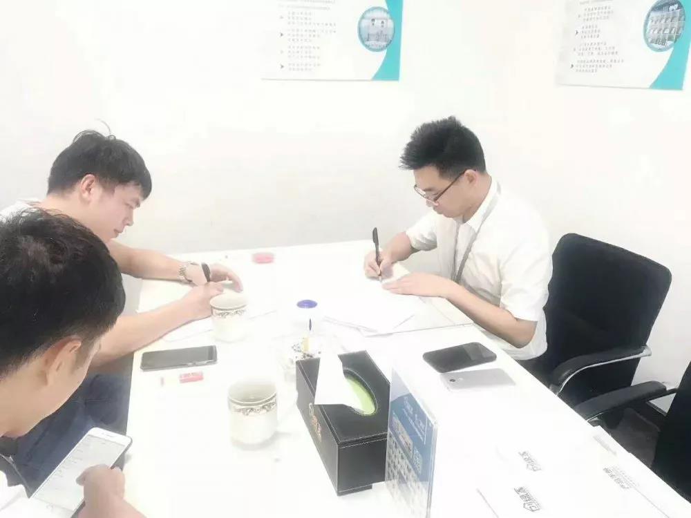 熱烈祝賀王總簽約創綠家江蘇省無錫市區級代理！